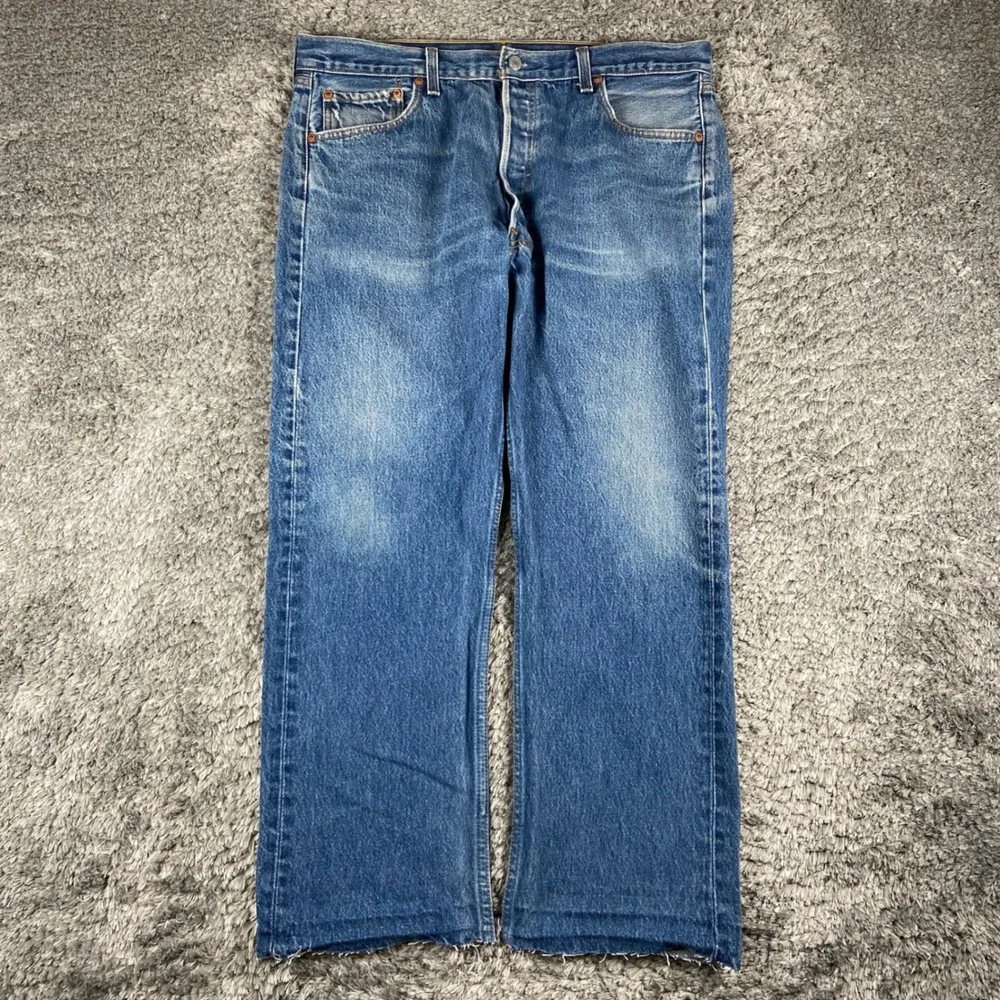 Vintage Levis 501XX Jeans Men 38x30 Blue Denim Raw Hem Fade USA 90s (Fits 36x27)